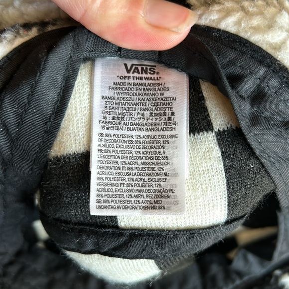Fuzzy checkerboard Vans bucket hat - Picture 6 of 6